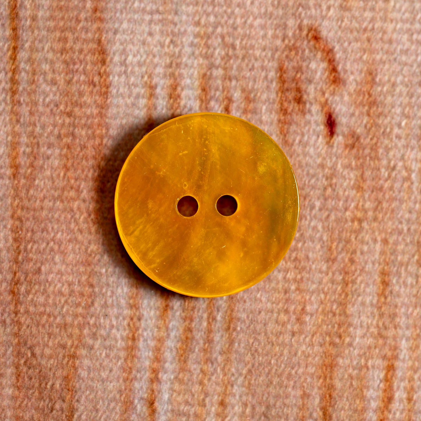 Skacel Buttons Dyed Agoya Shell Shiny Round