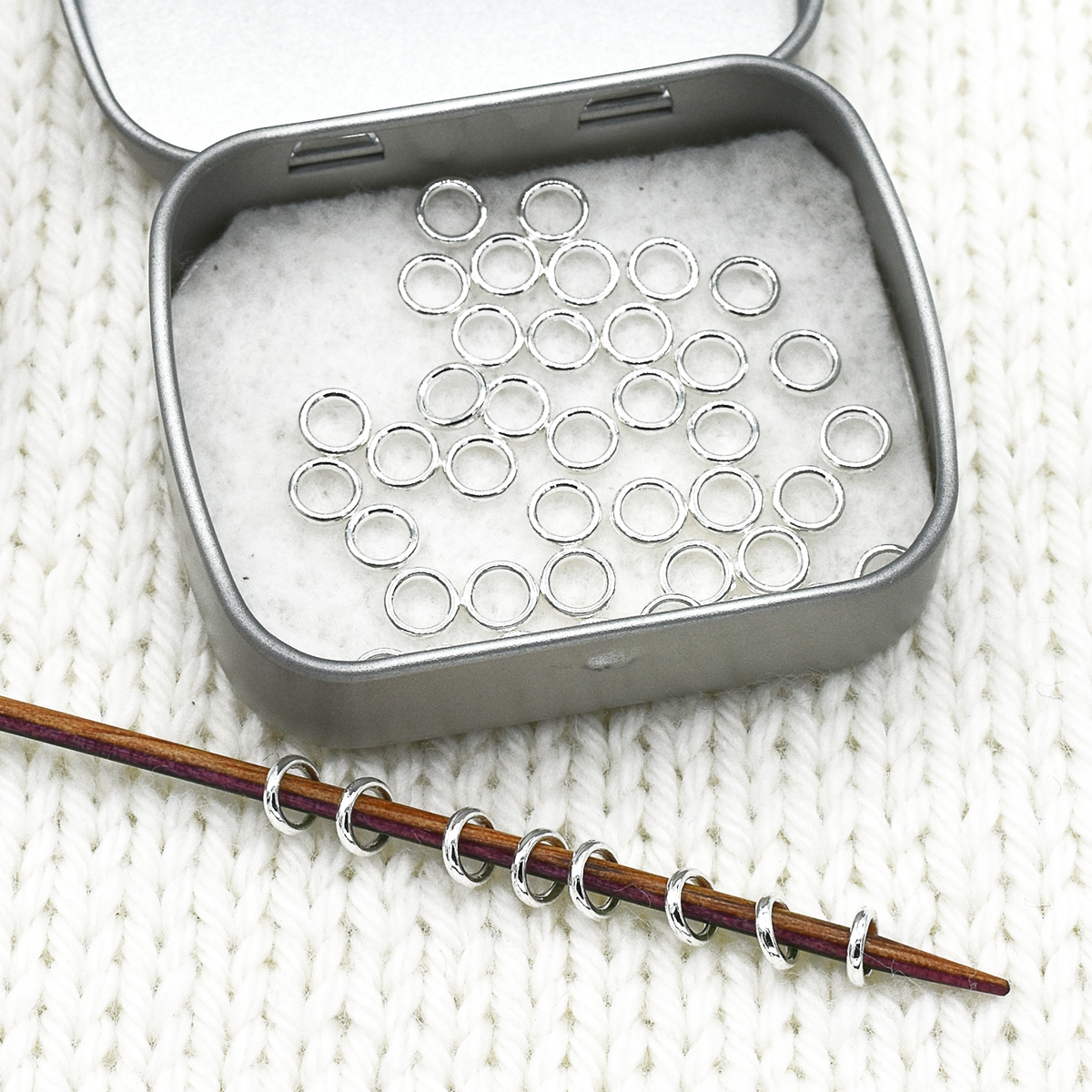 Pretty Warm Stitch Markers With Tins