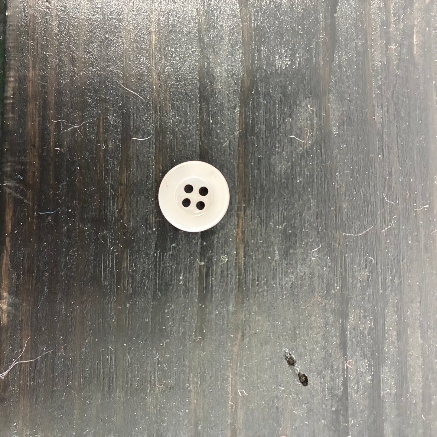 Solid 4-hole Round Buttons