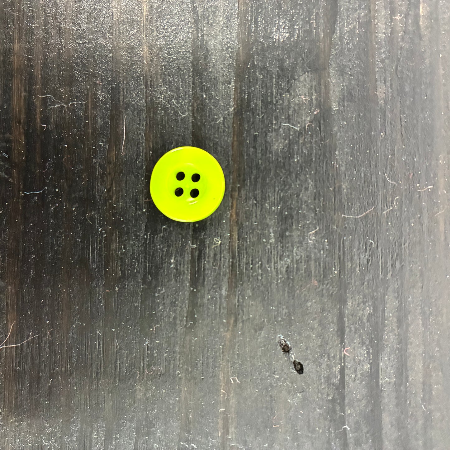 Solid 4-hole Round Buttons