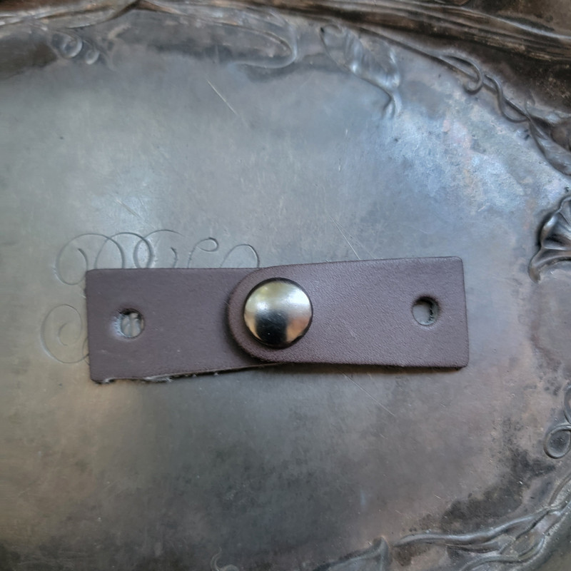 JUL Stud Button Latch