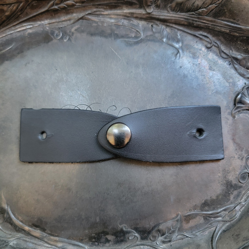 JUL Stud Button Latch