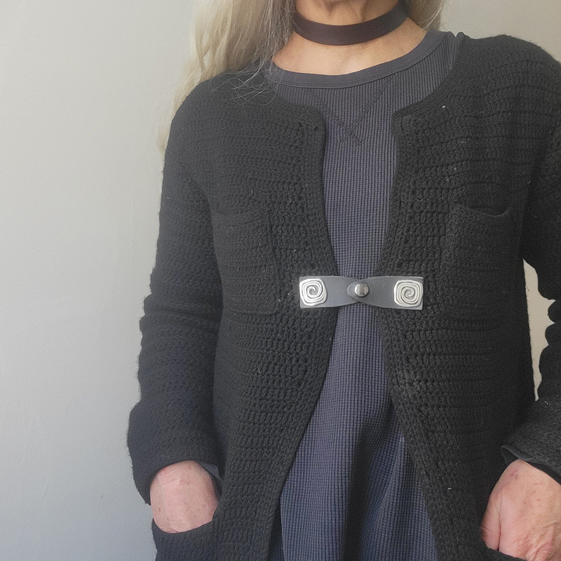 JUL Stud Button Latch
